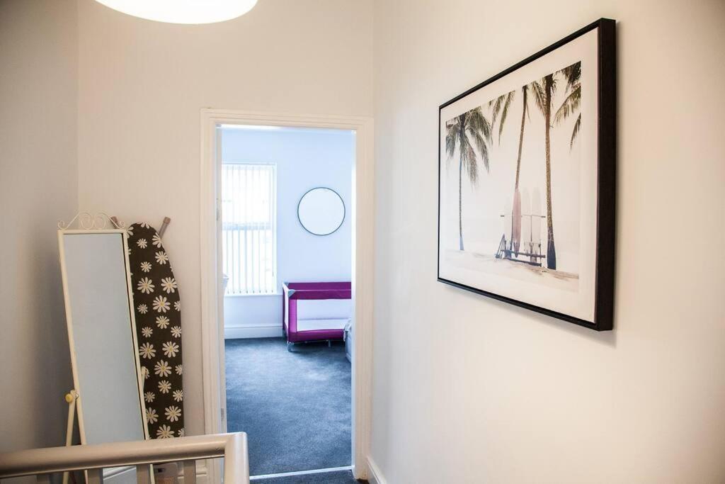 2 Bedroom House By Brookland Stays Serviced Accommodation Short Lets Liverpool With Free Wifi Luaran gambar