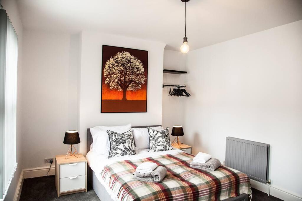 2 Bedroom House By Brookland Stays Serviced Accommodation Short Lets Liverpool With Free Wifi Luaran gambar